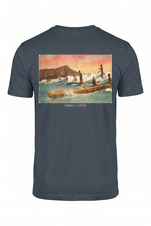 SurfMAD! Vintage Hawaii 1930s Surf Heritage T-Shirt – Iconic Board Logo Front & Exclusive Outrigger Canoe Back Print